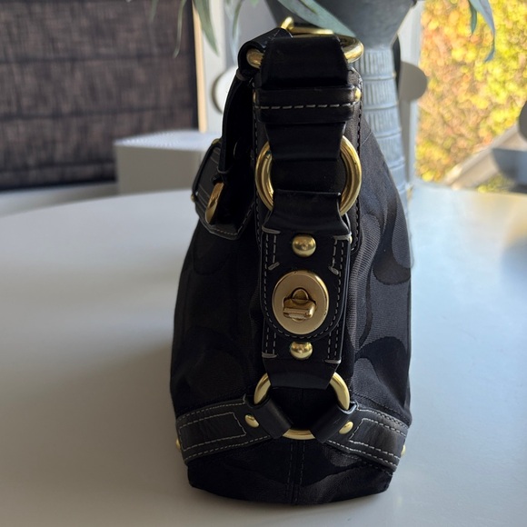 Coach Carly Signature Hobo Bag with Y2K charm - Picture 3 of 13